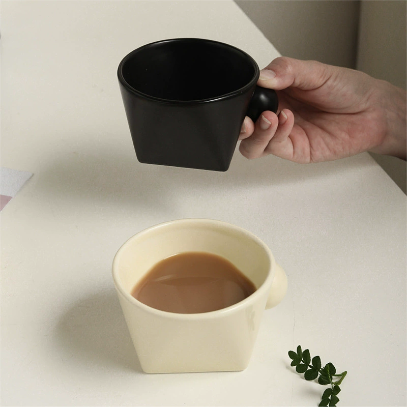 Mug à café en céramique tableware view 3
