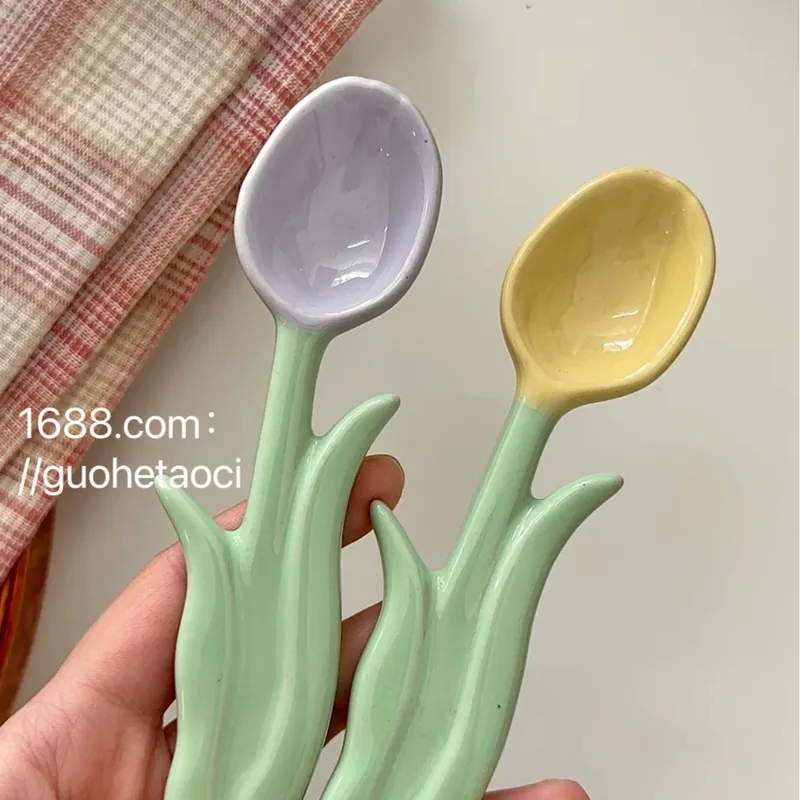 Hand-Painted Stoneware Spoon tableware view 4