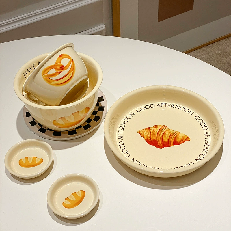 Porcelain Salad Bowl Set with Retro Design