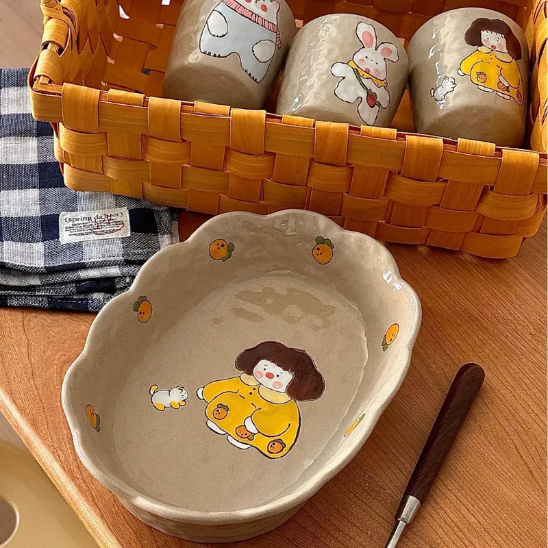 Plato de dibujos animados pintado a mano tableware view 3