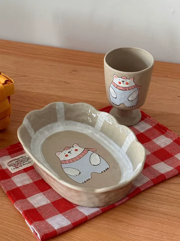 Plato de dibujos animados pintado a mano tableware view 7