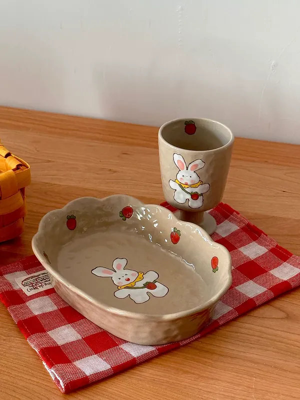 Plato de dibujos animados pintado a mano tableware view 8