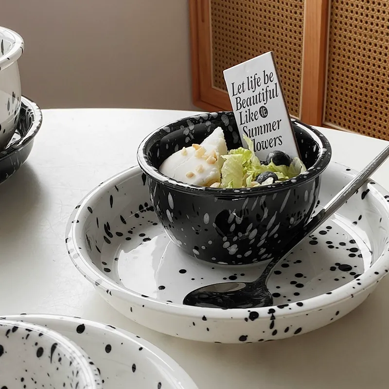 Service de table en porcelaine design abstrait tableware view 3