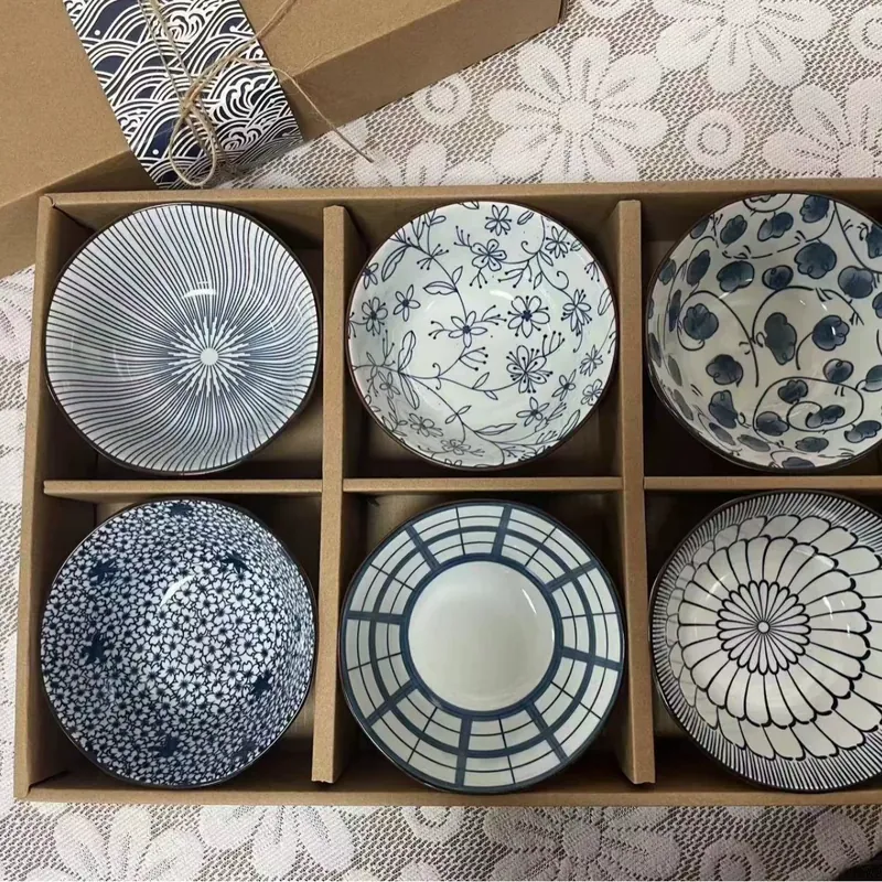 Blue and White Porcelain Dinnerware Set in Gift Box tableware view 7