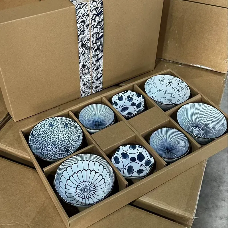 Blue and White Porcelain Dinnerware Set in Gift Box tableware view 8