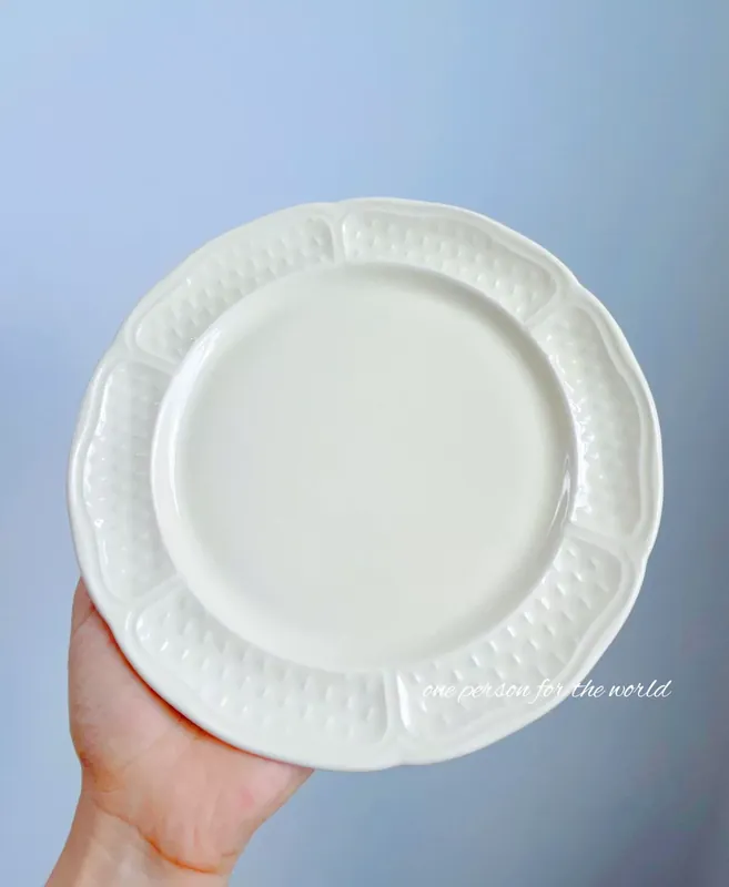 Тарелка рельеф зерно риса кремового цвета tableware view 3