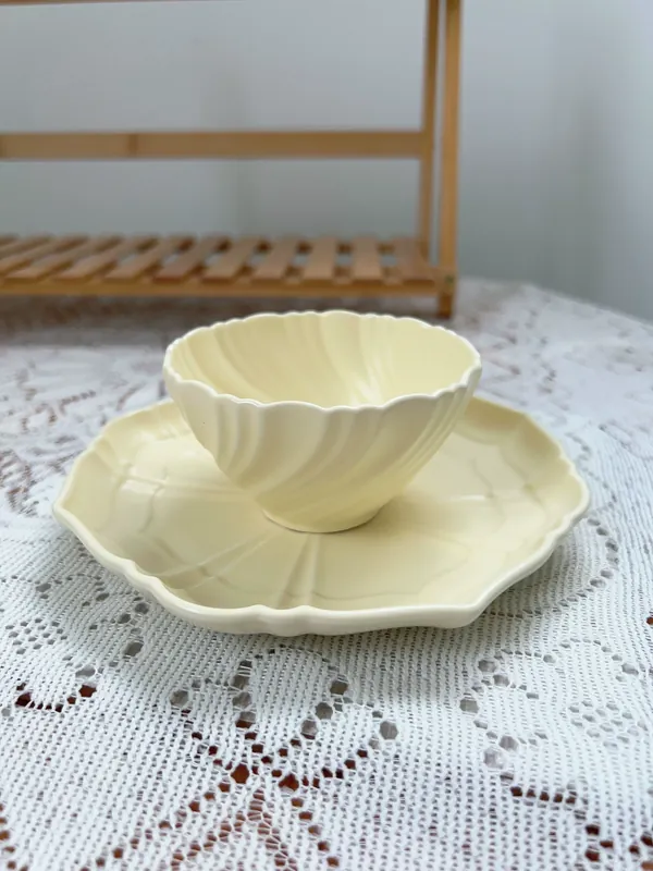 طبق ووعاء بنقش كريمي مطفي ياباني tableware view 2