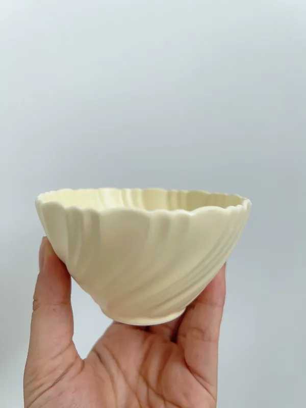 طبق ووعاء بنقش كريمي مطفي ياباني tableware view 5
