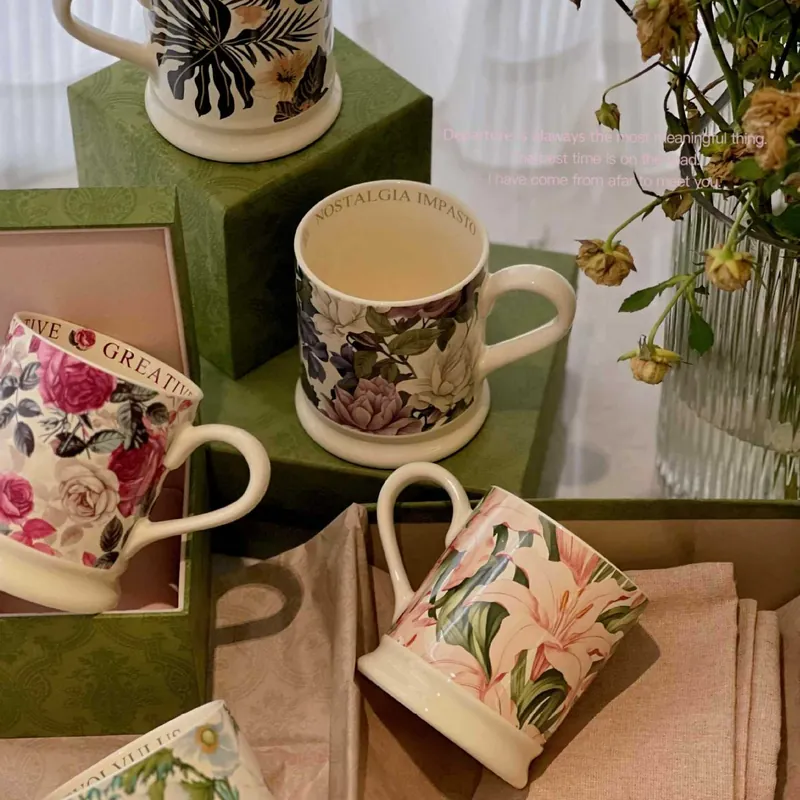 Mug en céramique avec design papillon tableware view 2
