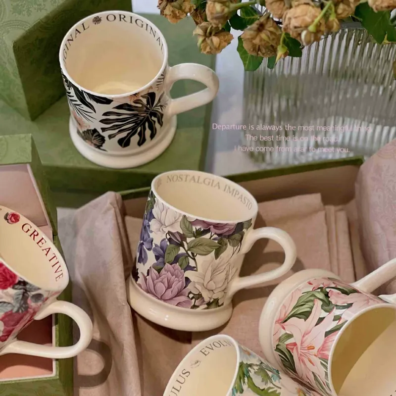 Mug en céramique avec design papillon tableware view 3
