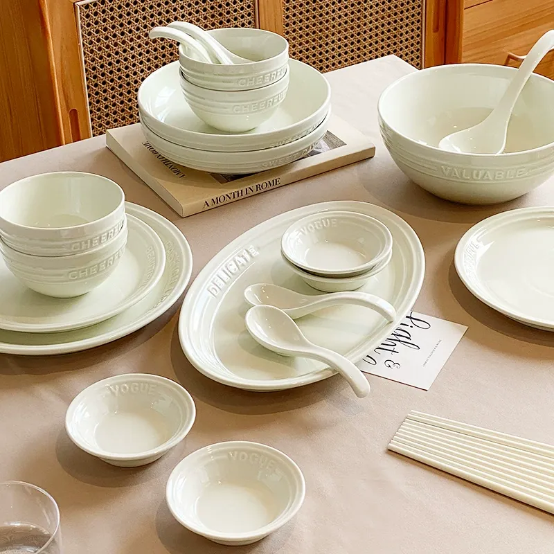 Porcelain Tableware Set with Relief Pattern