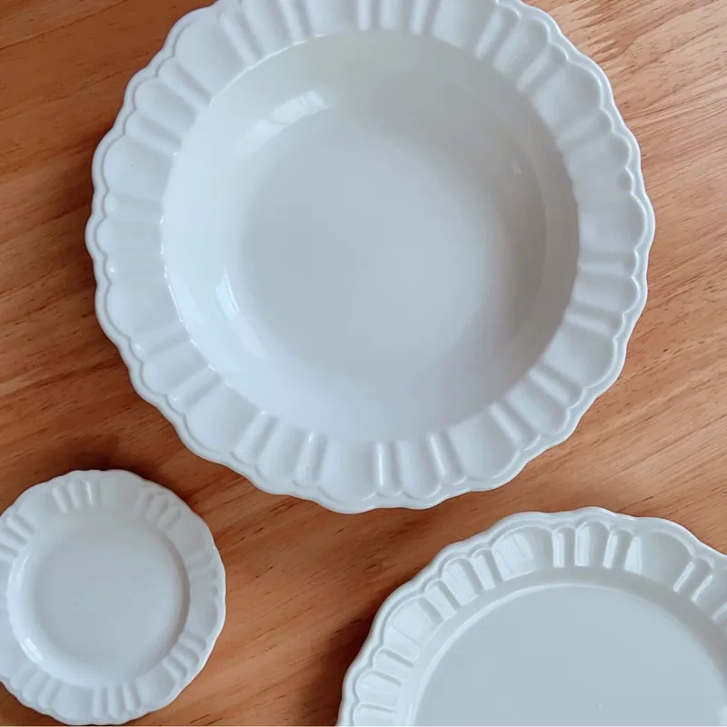Japanese Vintage Relief Petal Plate tableware view 3