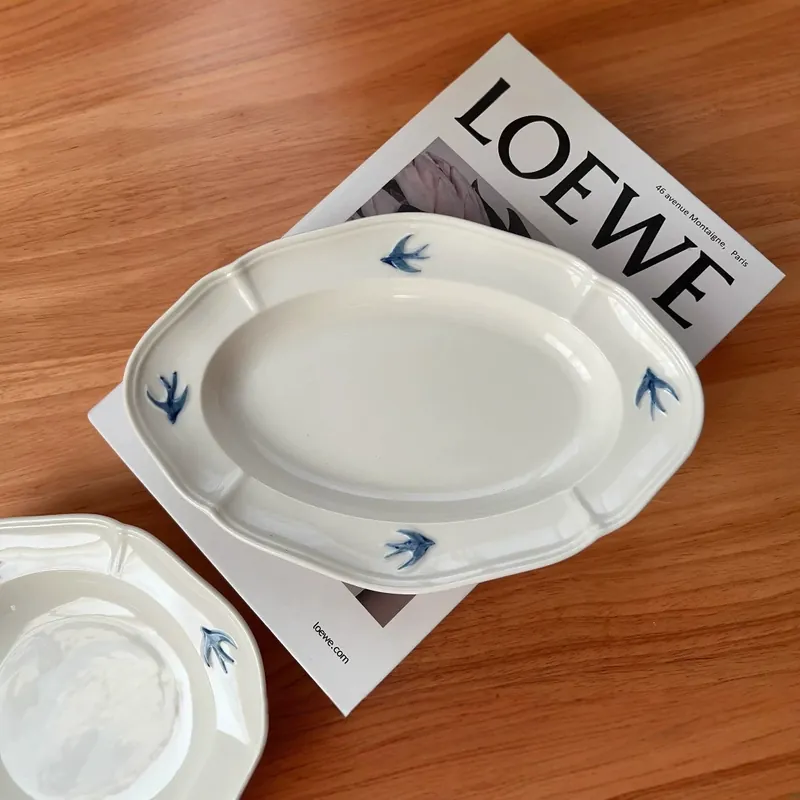 Японская глубокая тарелка с рельефной ласточкой tableware view 5