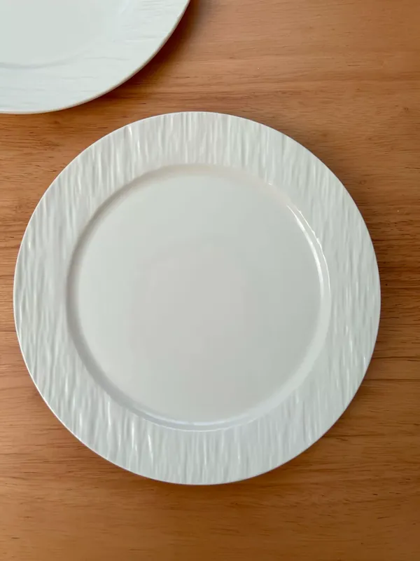 طبق ستيك بملمس الحجر tableware view 3