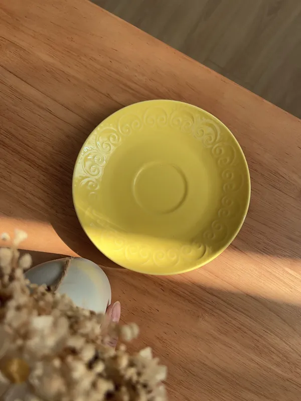 Conjunto de xícara de café e pires de pétalas tableware view 11