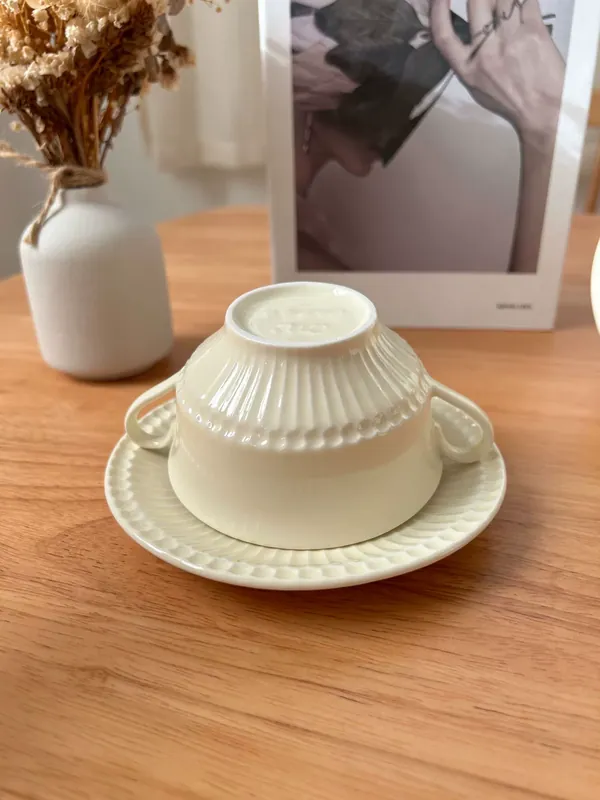 Tigela de sopa vintage com alças duplas em relevo tableware view 3