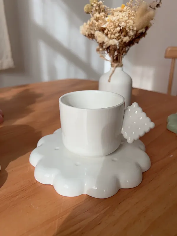 Service tasse à biscuits lait en céramique avec soucoupe tableware view 4