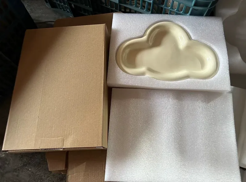Irregular Cloud-Shaped Ceramic Serving Dish tableware view 8