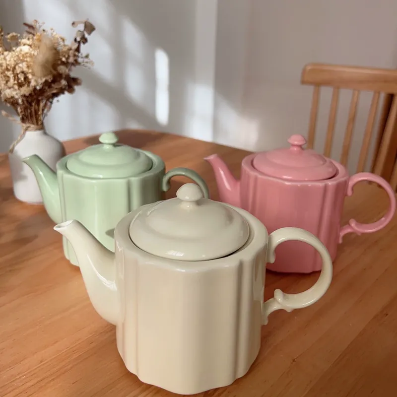 Tasse à lait en céramique florale avec pot à sucre et soucoupe
