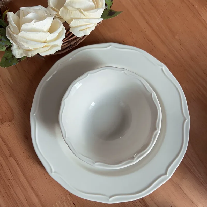 طقم طبق وعاء عشاء من البورسلين الأبيض الكلاسيكي tableware view 2