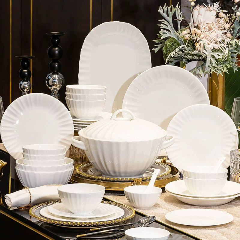 Ensemble de vaisselle en porcelaine gaufrée