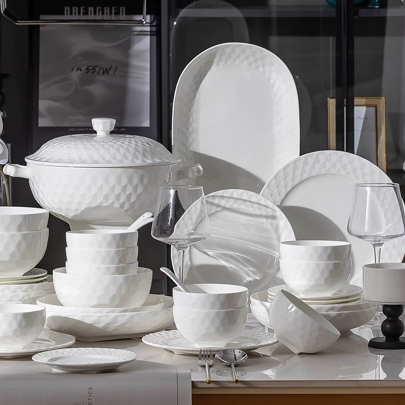 Ensemble de vaisselle en porcelaine gaufrée blanche