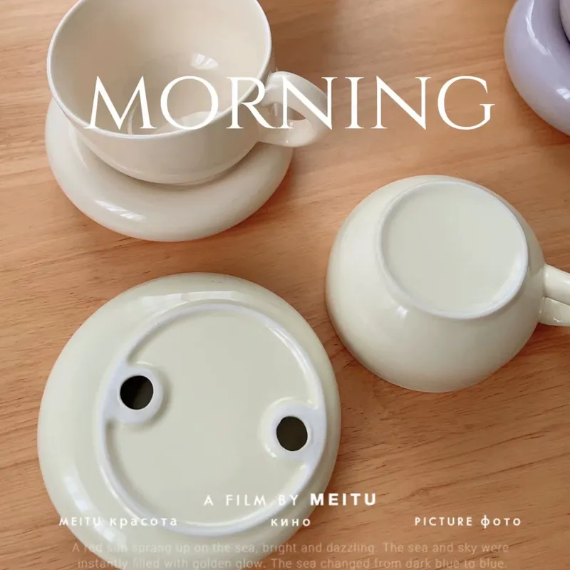 Ensemble mug et soucoupe en céramique minimaliste tableware view 5