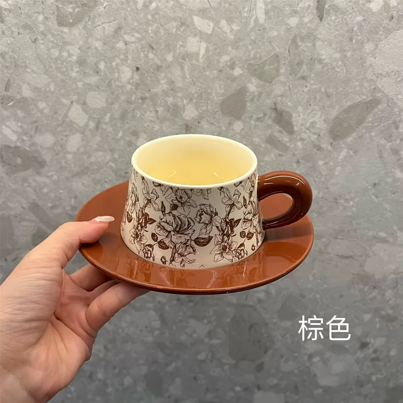 세라믹 커피잔과 받침 세트 플로럴 디자인 tableware view 8