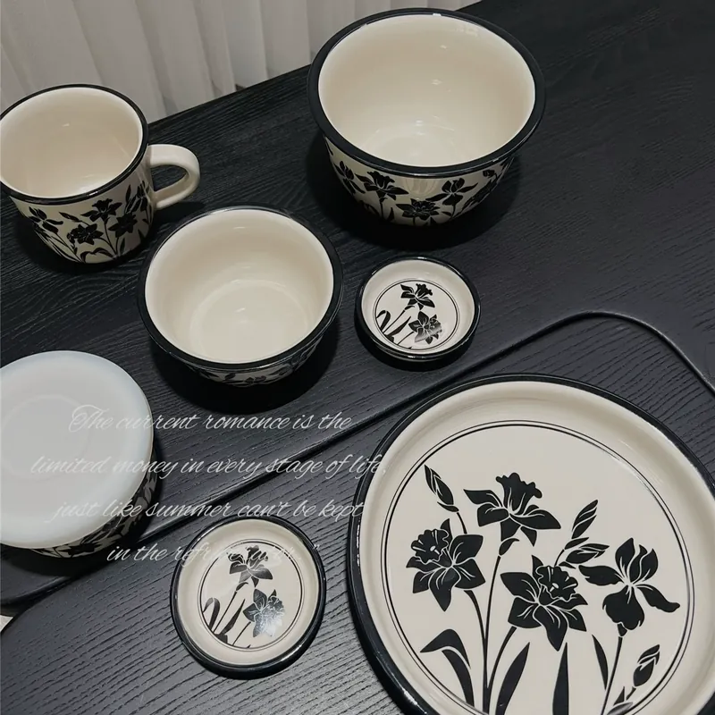 Набор столовой посуды из фарфора с цветочным дизайном tableware view 4