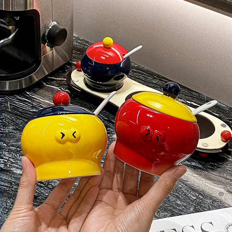 Ensemble de pots à épices en céramique avec cuillères tableware view 4