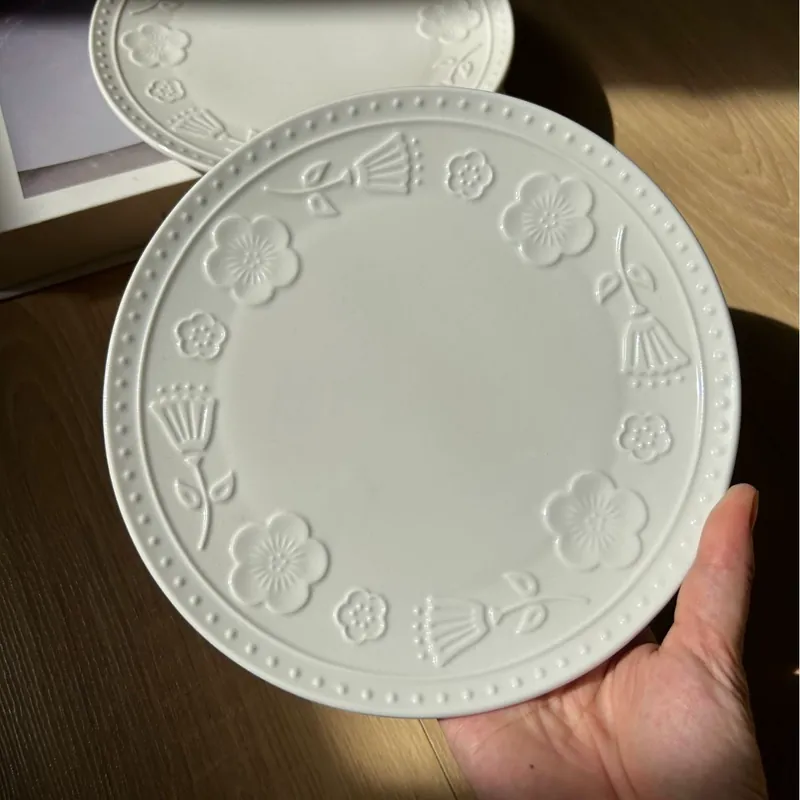 Embossed Floral Porcelain Serving Plate tableware view 3