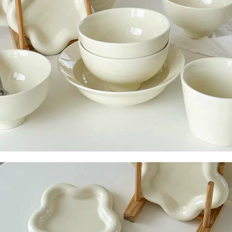 طقم أدوات مائدة سيراميك بلون الكريم tableware view 3