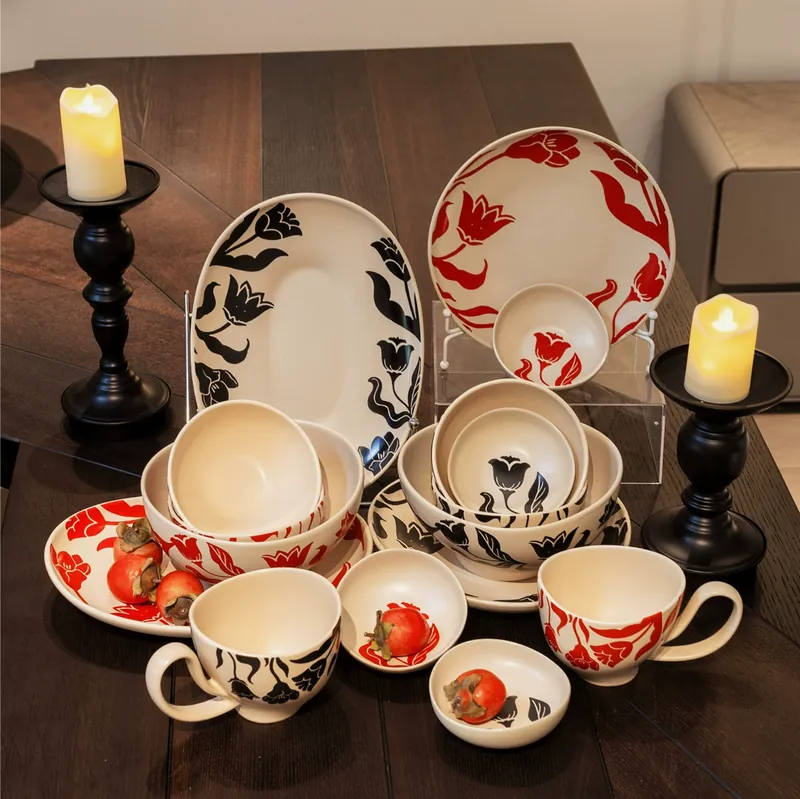 طقم وعاء وطبق من البورسلين بتصميم عتيق tableware view 2