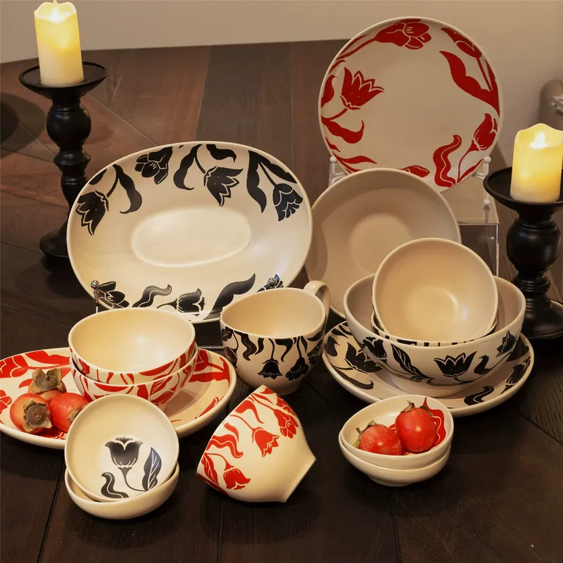 طقم وعاء وطبق من البورسلين بتصميم عتيق tableware view 4