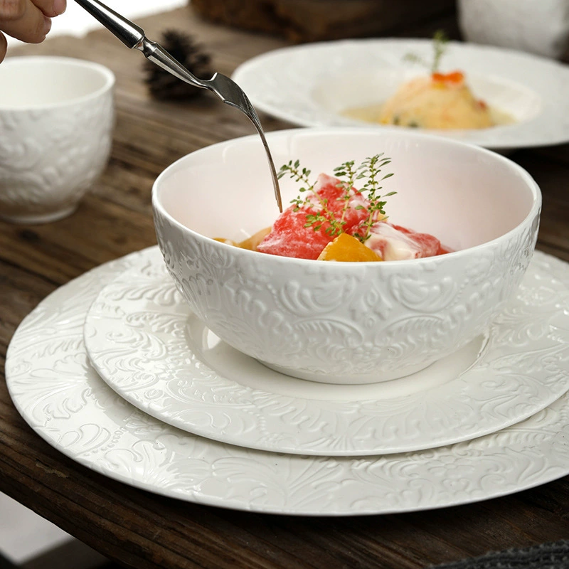 Conjunto de louça de cerâmica com relevo europeu tableware view 2