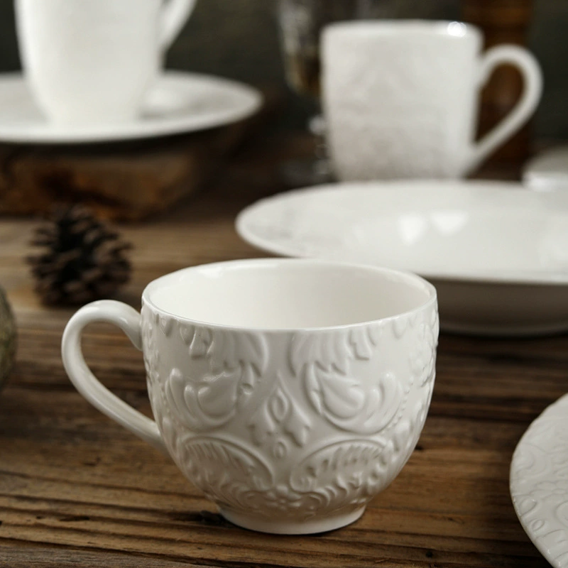 Conjunto de louça de cerâmica com relevo europeu tableware view 4
