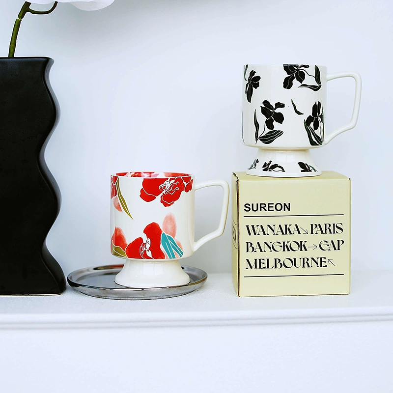Керамическая кофейная чашка с цветочным рисунком tableware view 3