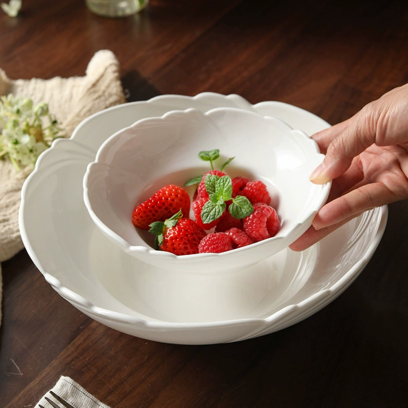 Petal-Shaped Porcelain Soup Bowl tableware view 3