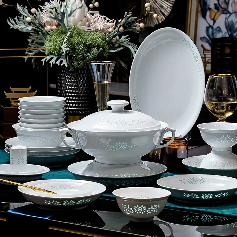 Service de vaisselle en porcelaine