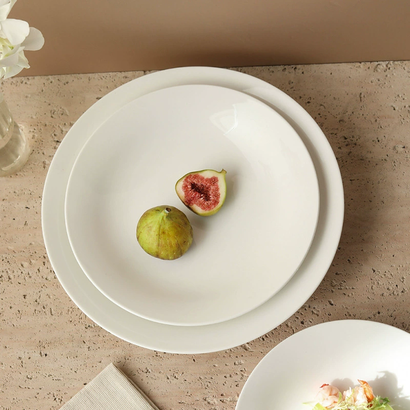 Assiette creuse en porcelaine blanche tableware view 2