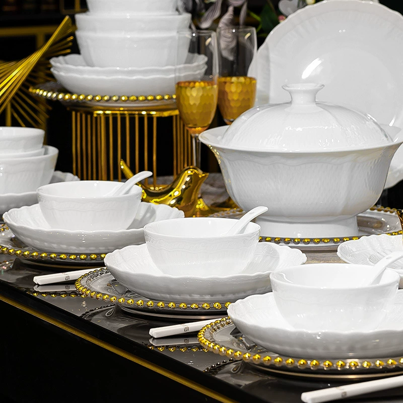 طقم أواني طعام من البورسلين بنقوش بارزة tableware view 2