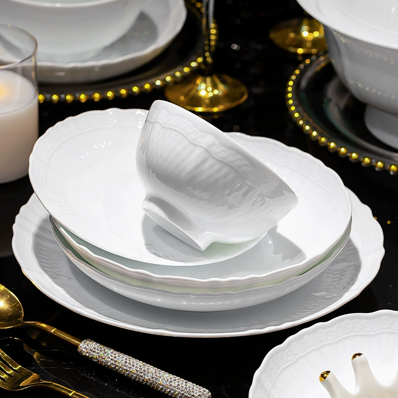 طقم أواني طعام من البورسلين بنقوش بارزة tableware view 3
