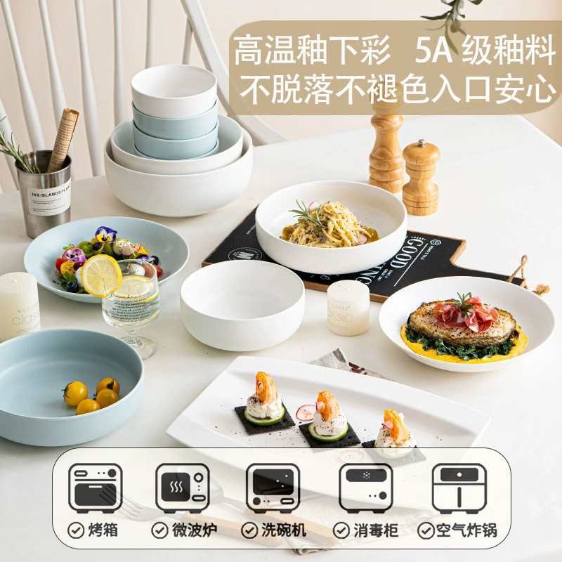 Фарфоровый сервиз с сине-белым узором tableware view 2