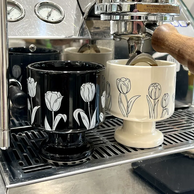 كوب سيراميك بتصميم زنبق tableware view 4