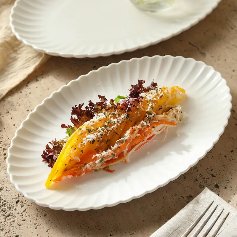 Porcelain Oval Fish Plate with Chrysanthemum Pattern