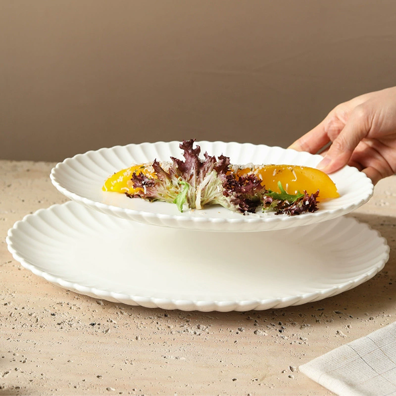 菊花柄磁器楕円魚皿 tableware view 3