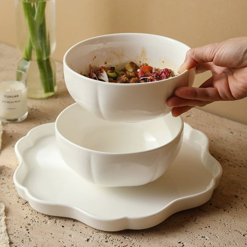 Petal-Shaped Porcelain Salad Bowl tableware view 3
