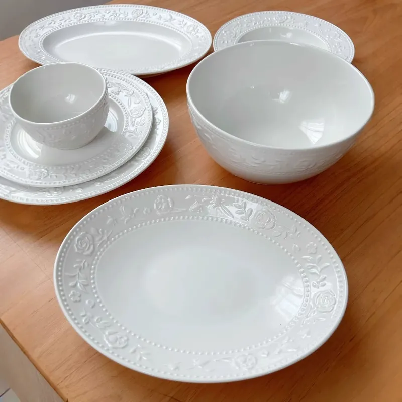 Ensemble de vaisselle en porcelaine rose embossée tableware view 5