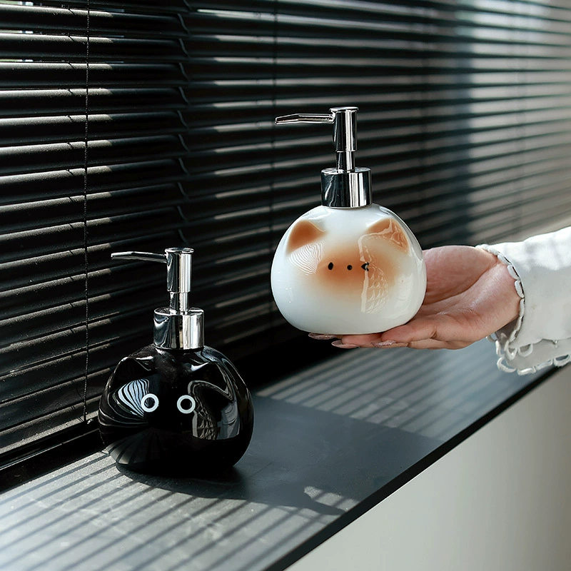 Distributeur de savon en céramique avec motif chat tableware view 3