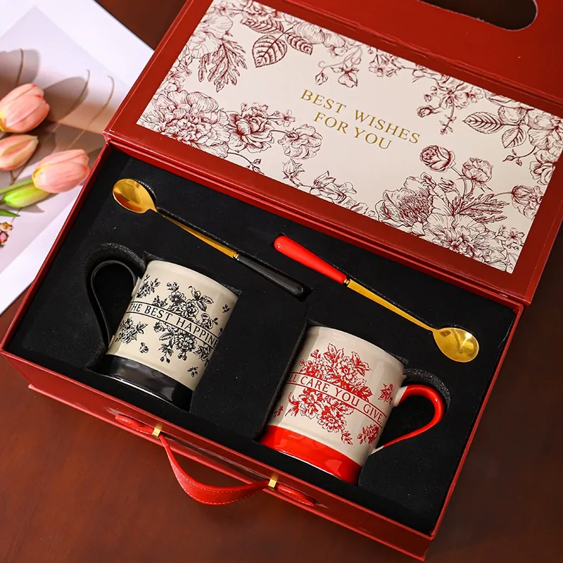 كوب خزفي عتيق مع ملعقة tableware view 4